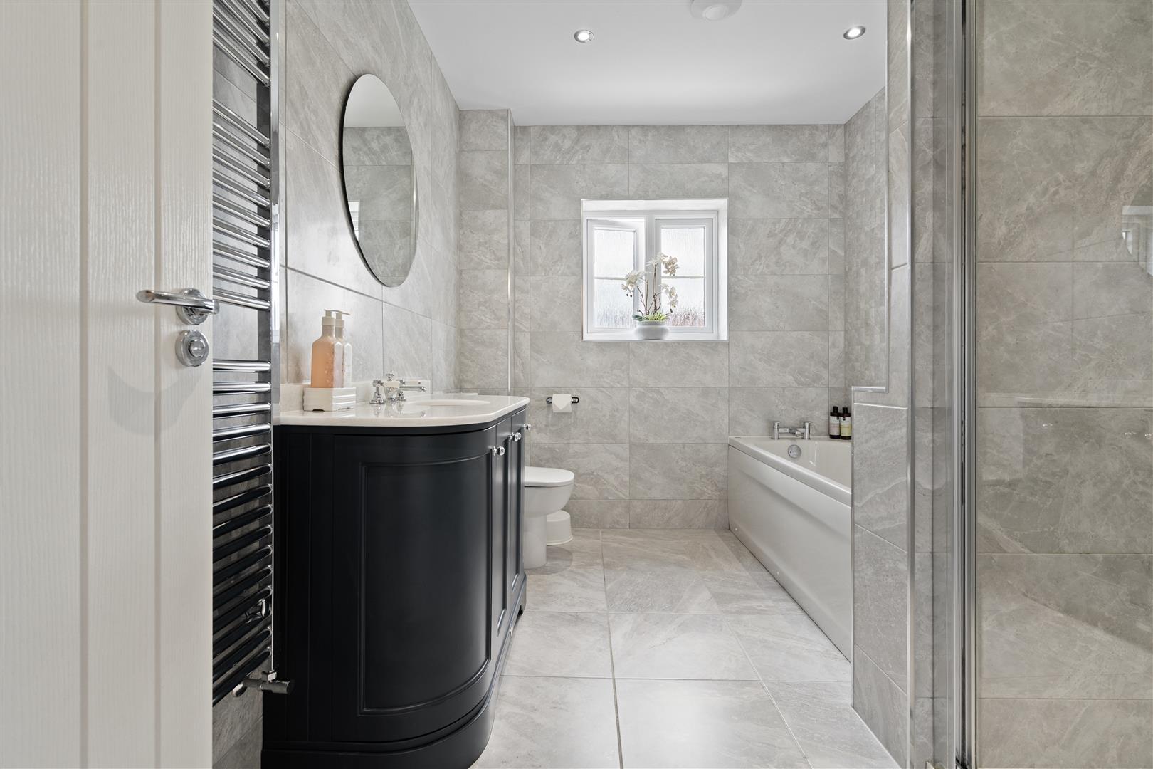 Master En-Suite